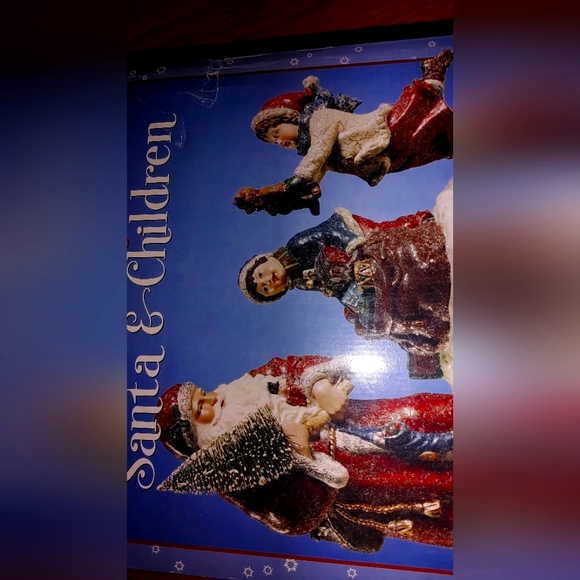 Santa with kids ceramic figures Christmas se VALUE $59.99t - Picture 8 of 8